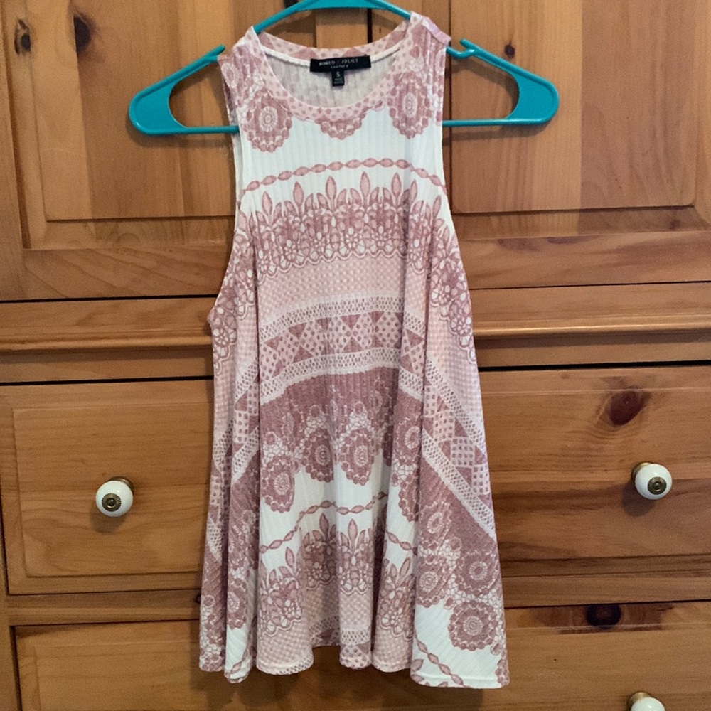 Romeo + Juliet Couture Sleeveless Top •Size Small